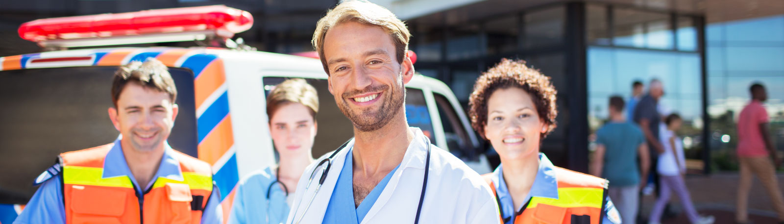 ambulanciers qui sourient